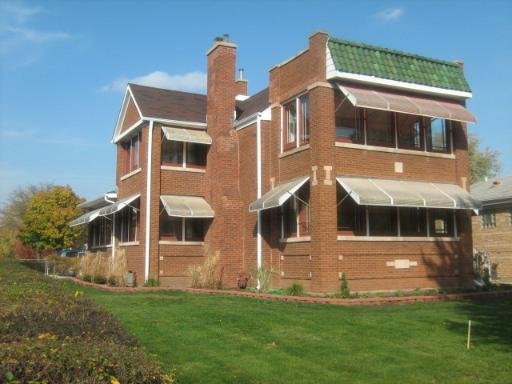 Front of Building - 7560 W Touhy Ave Apartments Unit 2nd Floor
