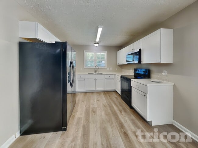 Photo - 2014 Meadow Walk Dr