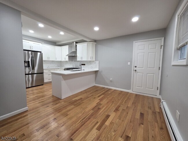 Photo - 586 N 11th St Unit 1