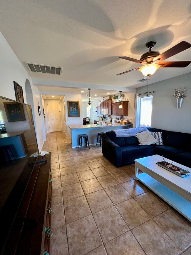 Photo - 4210 E Alamo St