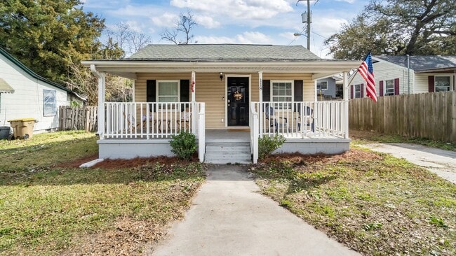 Building Photo - Timeless Charm Meets Modern Comfort – 2BR Home in Port Wentworth