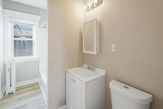 Photo - 131 Providence St Unidad 1