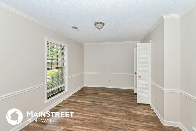 Photo - 6338 Northampton Dr