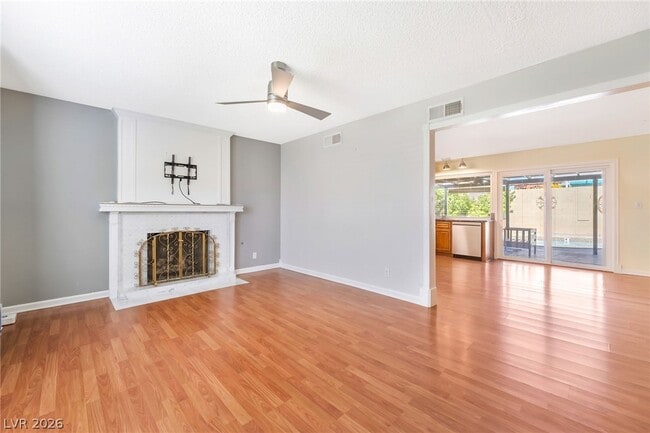 Photo - 4565 Meridian Dr