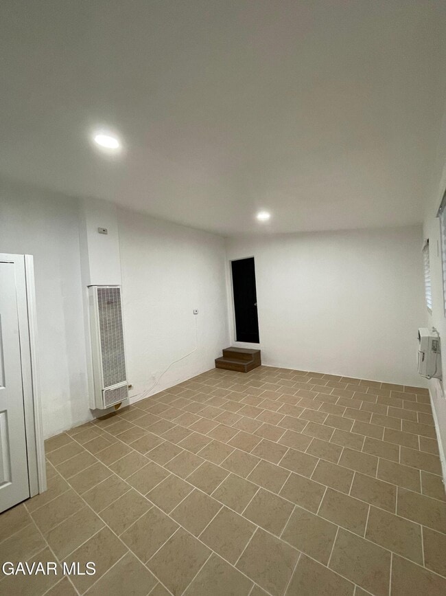 Photo - 369 E Avenue R4