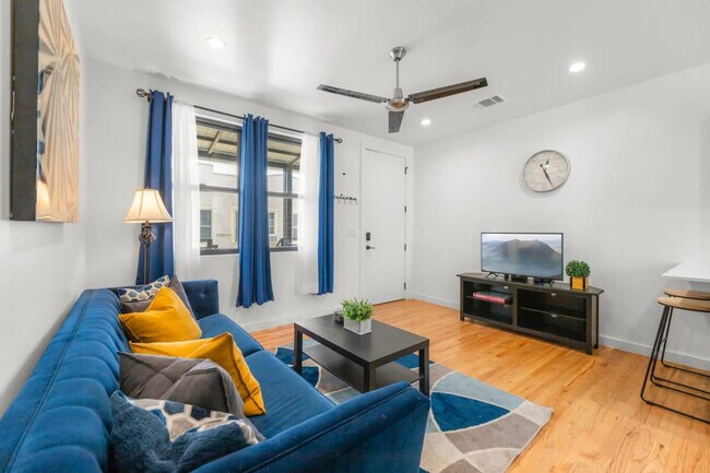 Building Photo - 1201 E Cesar Chavez St Rental