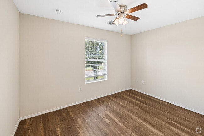 2BR, 1BA - 1,007SF - Second Bedroom