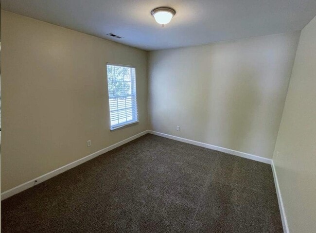 Photo - 974 Ramsgate Dr SW