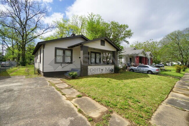 Photo - 1785 Steiner Ave SW