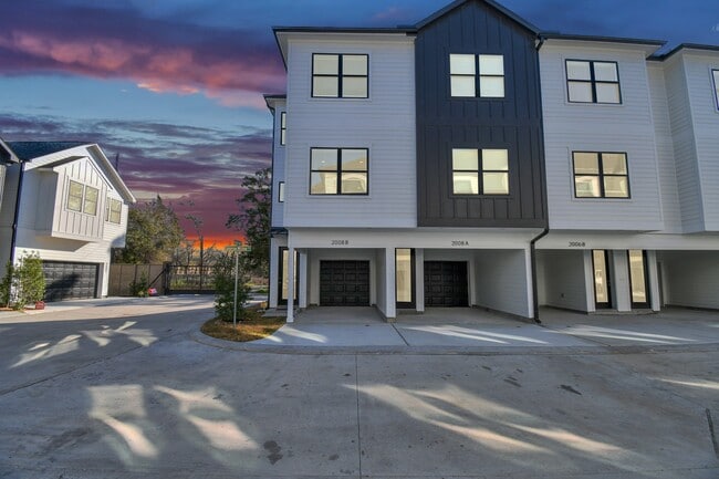 Photo - 2009 Laverne Willow Ln Condo Unit A