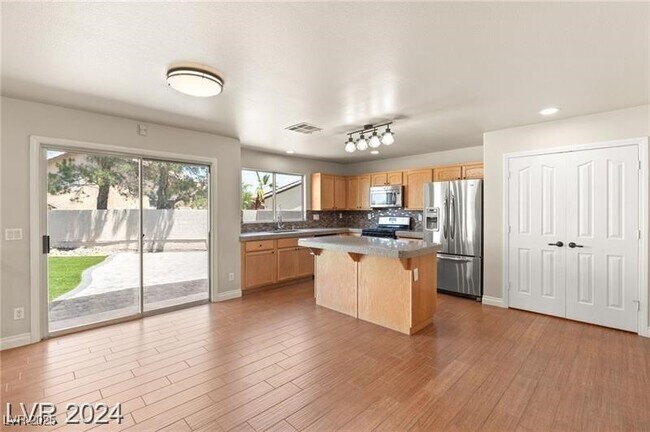 Photo - 3916 Varallo St