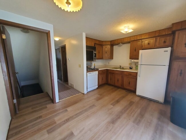 612.5 Thomas Dr