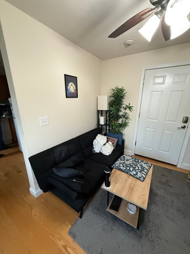 Photo - 1054 Cambridge St Unidad 4F