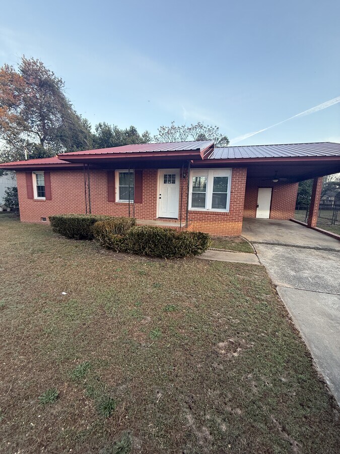 Photo - 108 Corinth St