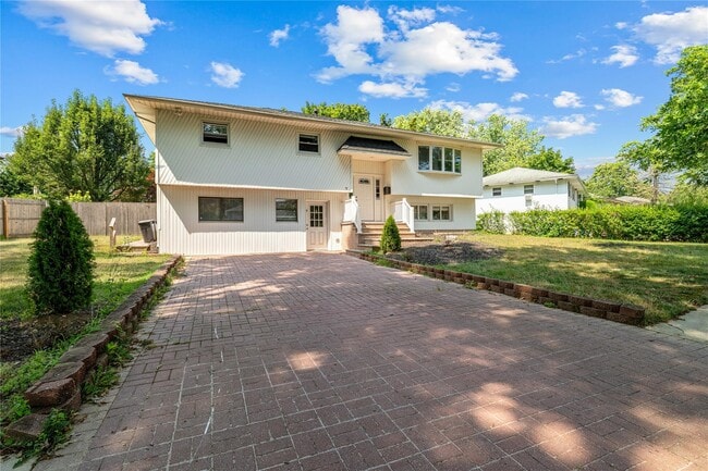 Photo - 7 Pierre Dr House