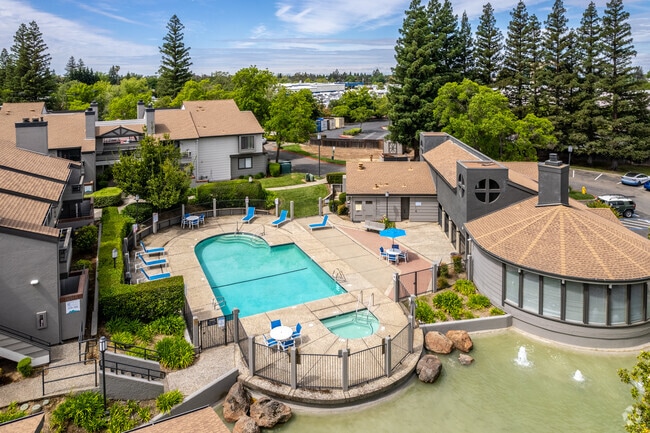 Building Photo - Somersett Hills Rental