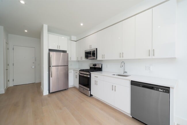 Photo - 3309 Liberty Ave Unit 211