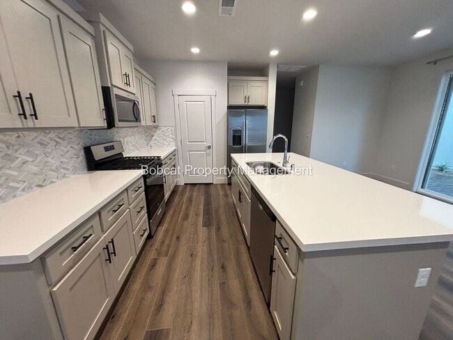 Photo - 1112 Little Ln