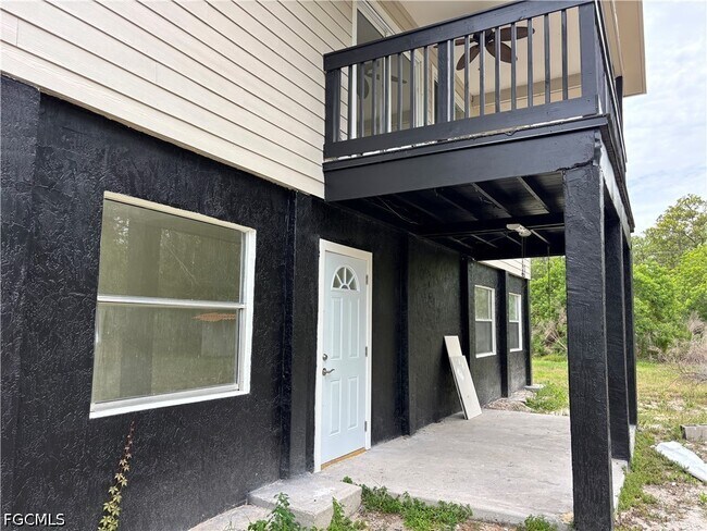 2150 Panama Ave