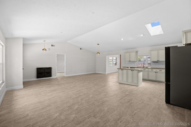 Photo - 371 SW Butler Ave
