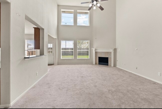 Building Photo - 21627 Cozy Hollow Ln