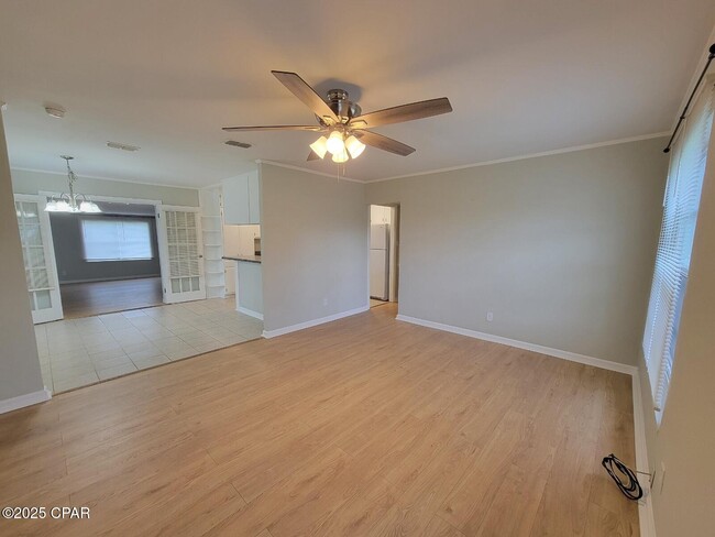 Photo - 3116 E 3rd St