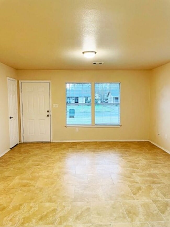 Photo - 2235 Toledo St