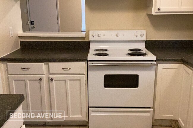 Photo - 16339 Maplemont Dr