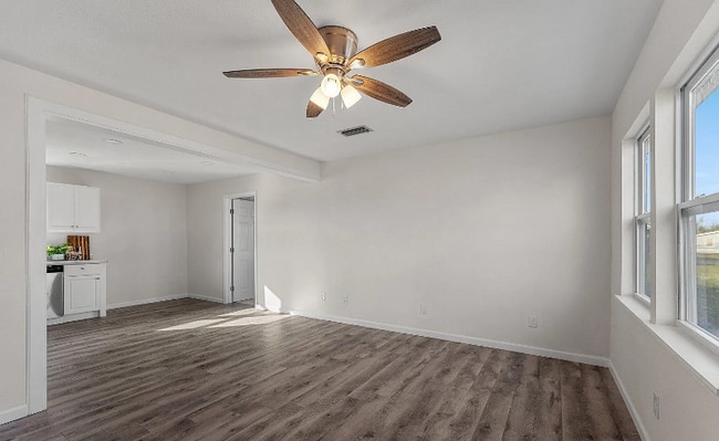 Photo - 921 Nottingham Dr