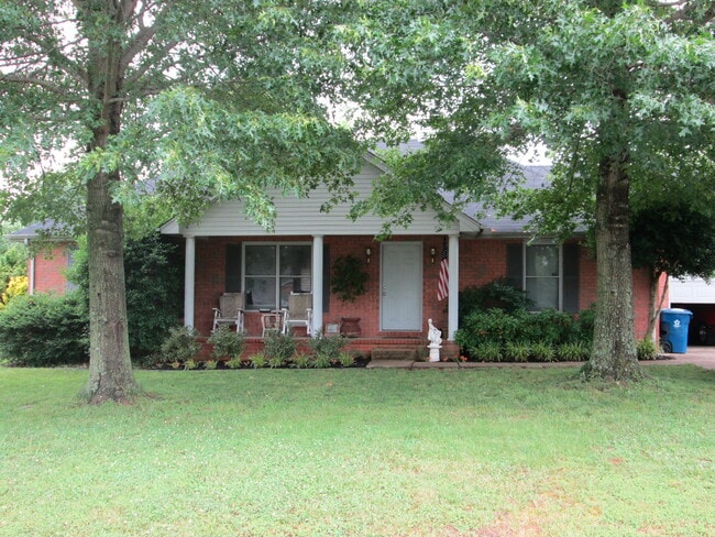 Building Photo - Coming Soon !  3bed 2.5 bath home , Siegel...