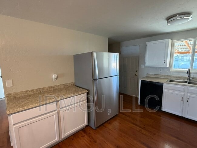 Photo - 2917 Formay Ave