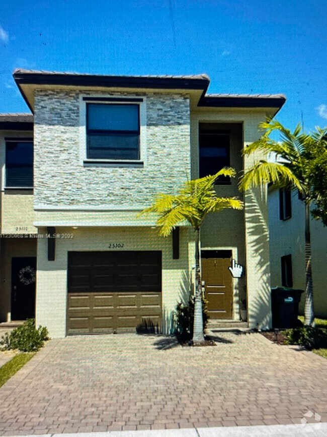 Building Photo - 25102 SW 108th Ave Rental