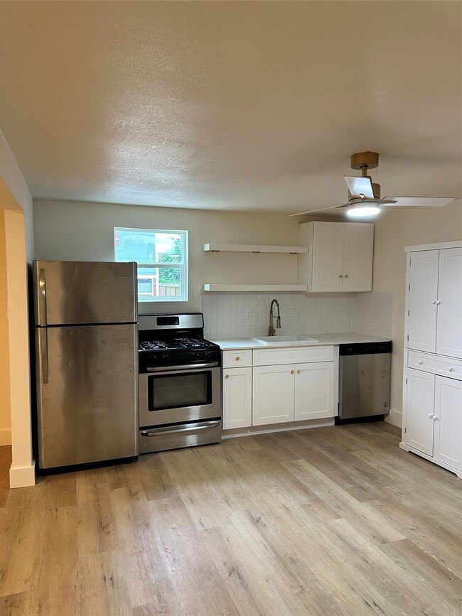Building Photo - 408 Randall St Unit 9