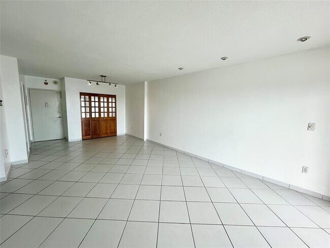 Photo - 400 Kings Point Dr Unit 1608