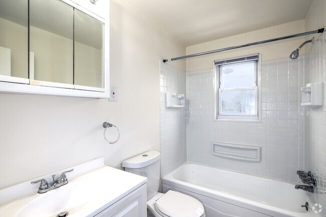 1 habitación, 1 baño - 595 pies cuadrados - Baño