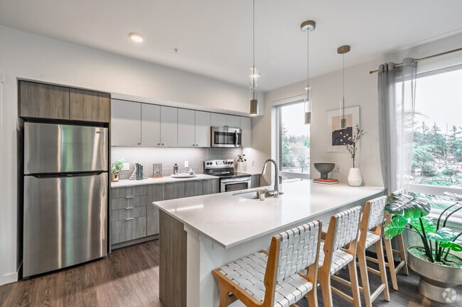 2BR, 2BA - 1,009SF - Kitchen