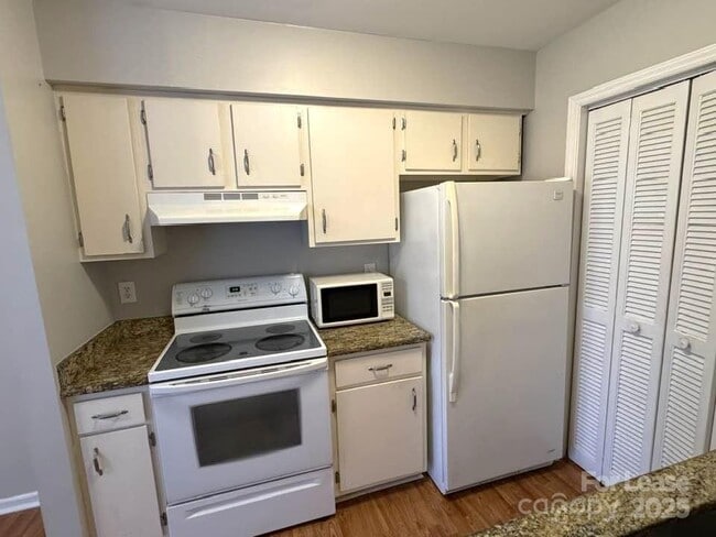 Photo - 11157 Harrowfield Rd
