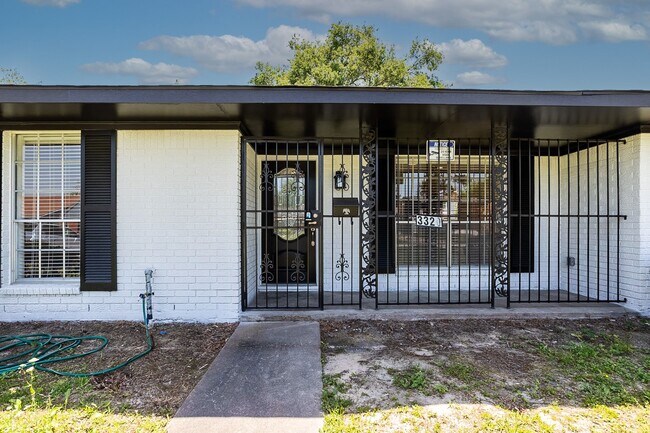 Photo - 3320 Wentworth St