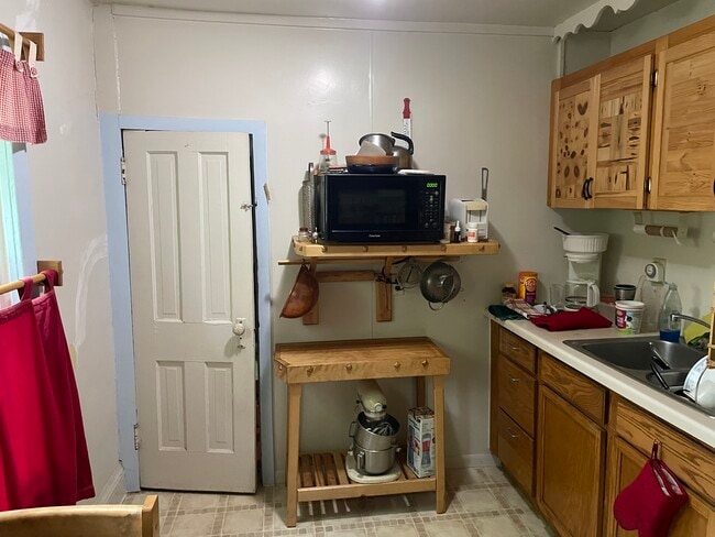 Photo - 526 1/2 E 7th St