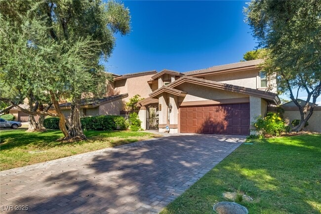Building Photo - 840 Pinehurst Dr