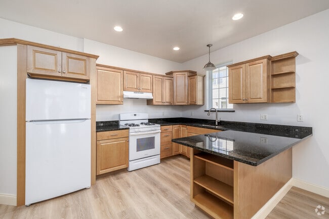 4BR, 4.5BA - 1,600SF - Kitchen