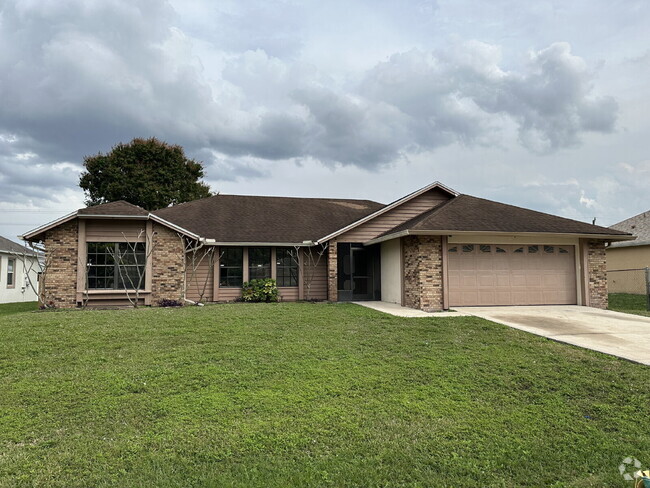 Building Photo - Beautiful 4 Bedroom, 3 Bathroom in Palm Bay. Rental