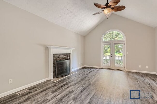 Photo - 281 Cedars Glen Cir