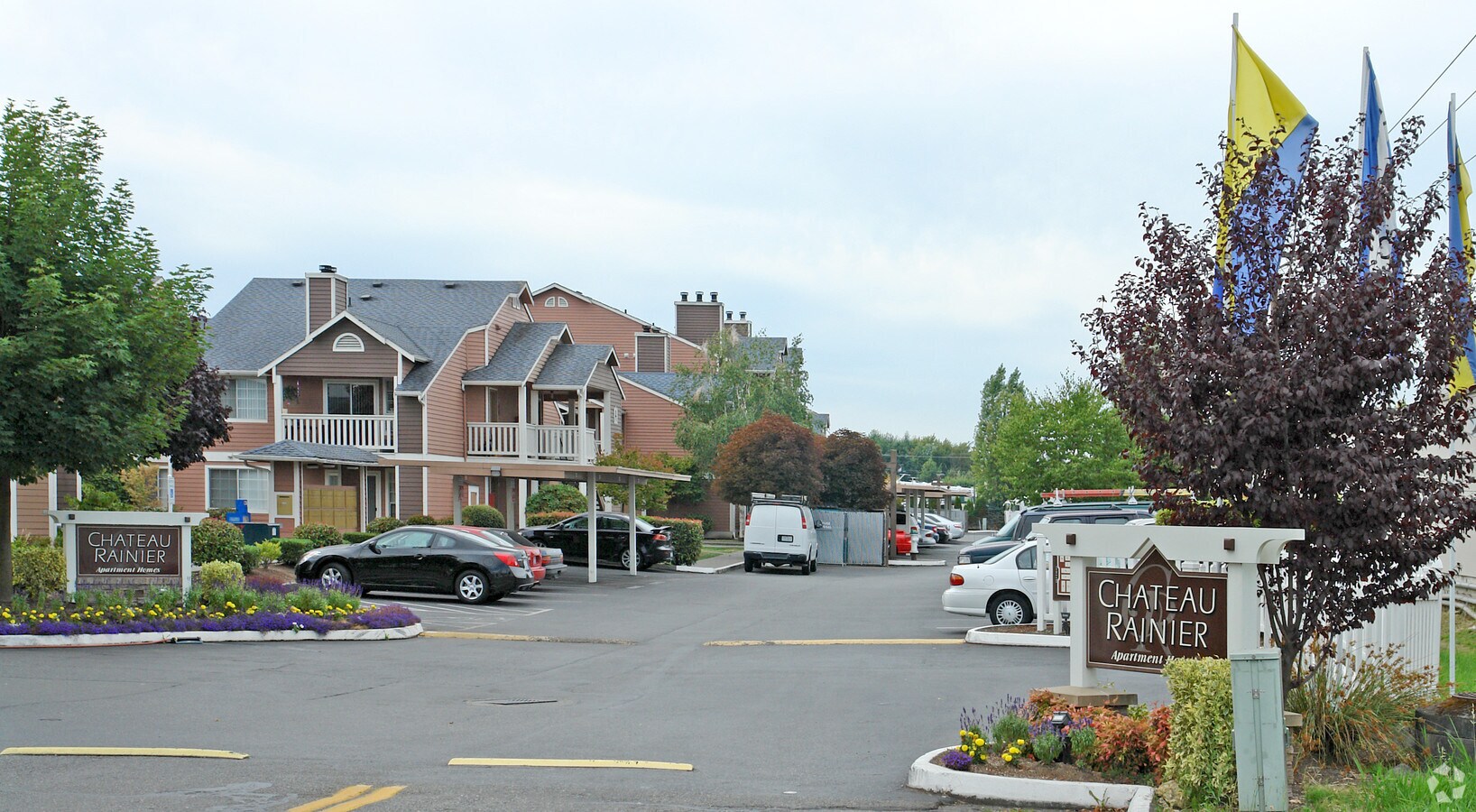 Photo - Chateau Rainier Apartments