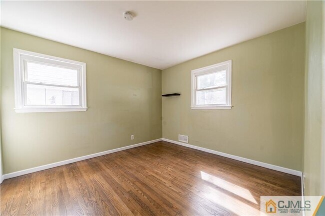 Photo - 16 Holmes St