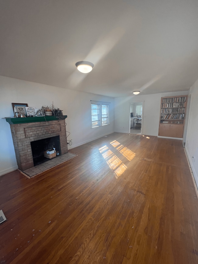 Photo - 102 S 46th St