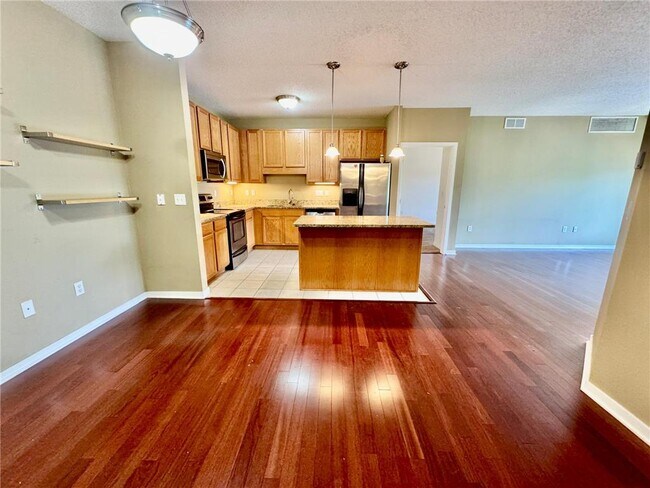 619 SE 8th St Unidad 309