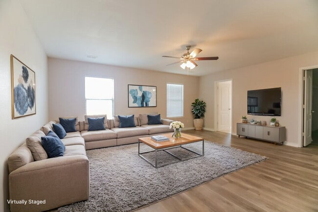 Photo - 1020 Callalily Dr