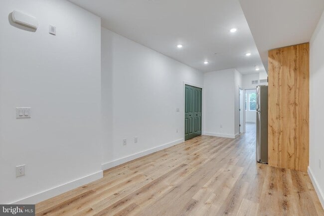 Photo - 2360 N 6th St