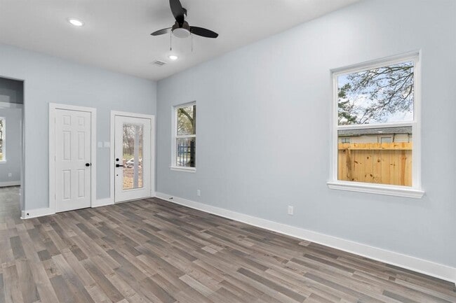 Photo - 1010 Junell St